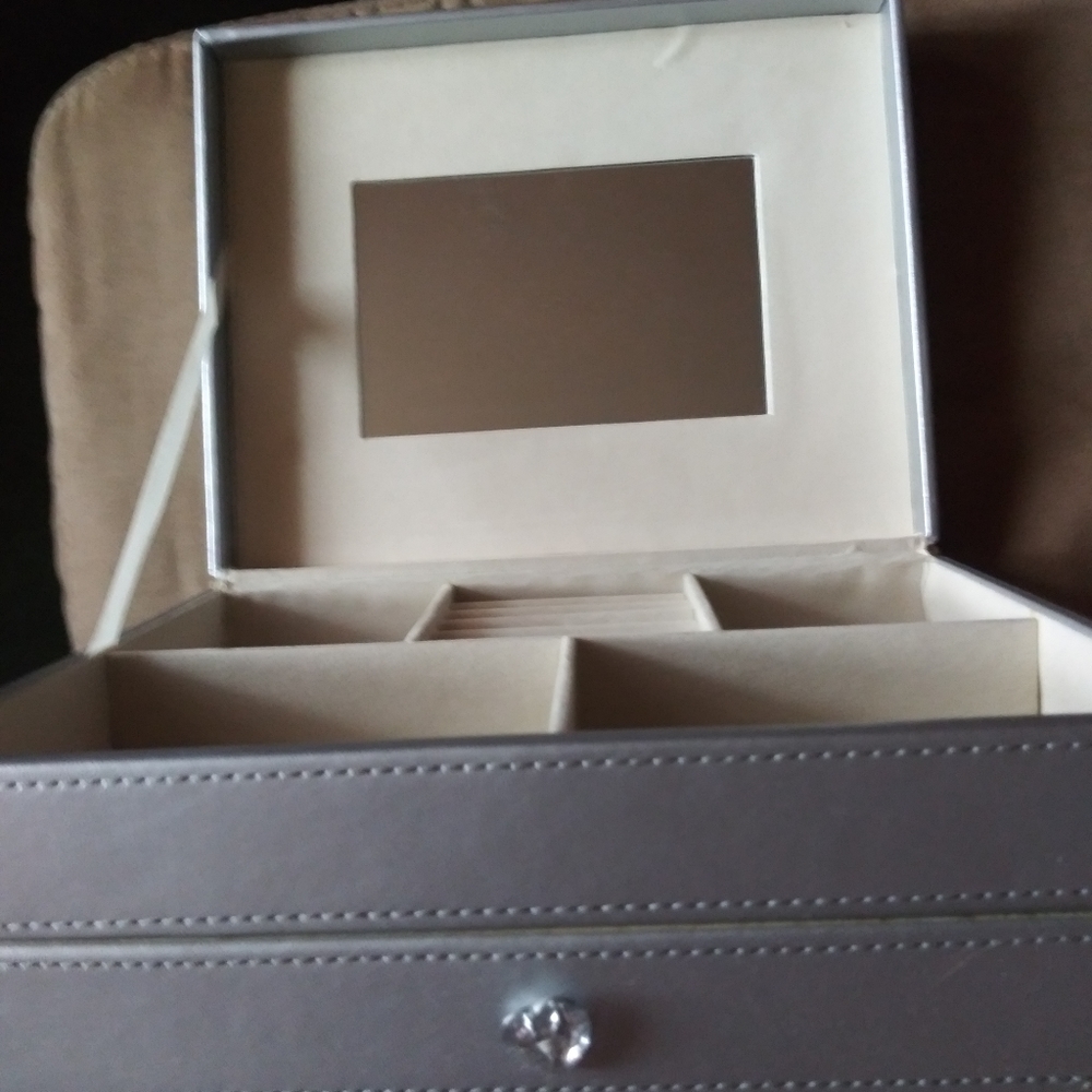 Jewelry box - Picture 5 of 13